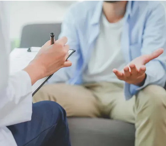 Holistic Dallas psychotherapy session at Full Remission